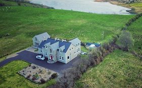 Tully View House